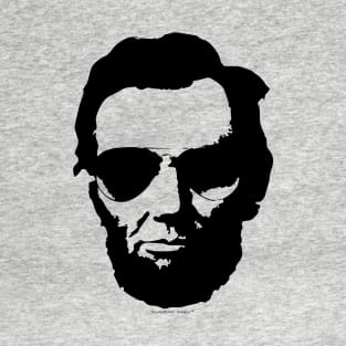 Cool Abraham Lincoln Wearing Aviator Sunglasses (Black) T-Shirt